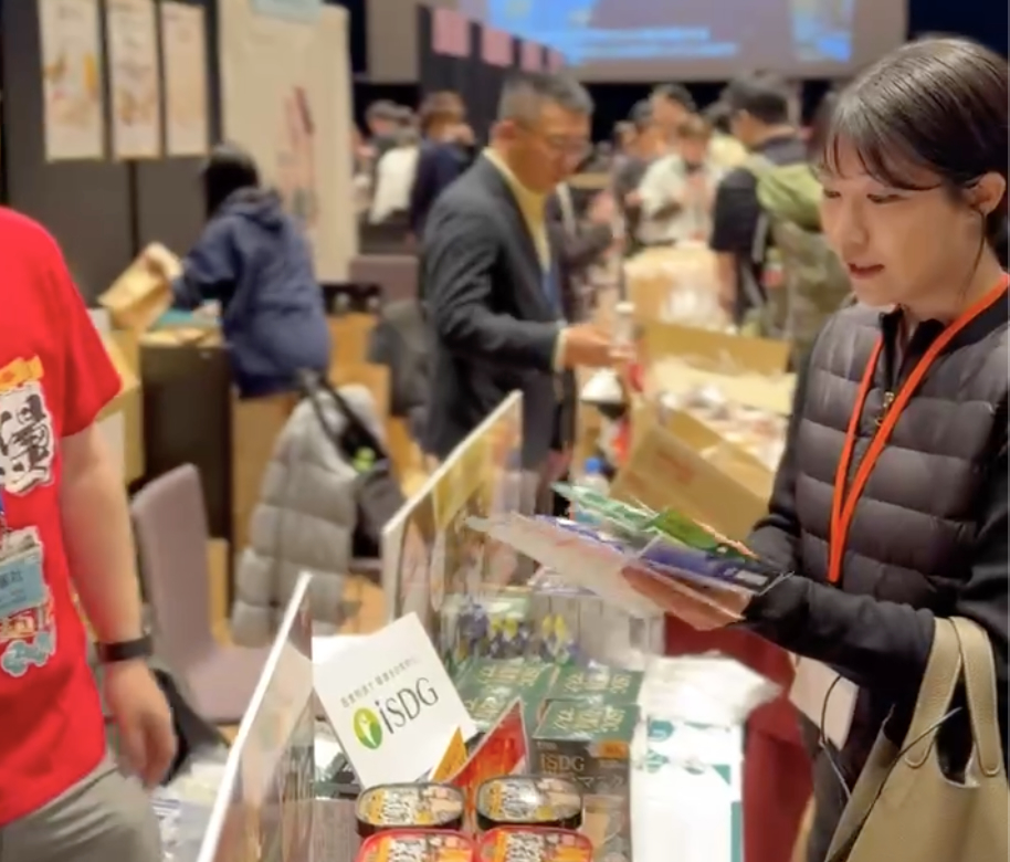 ▲ 現地や展示会へ足を運び、生産者との対話を欠かせません